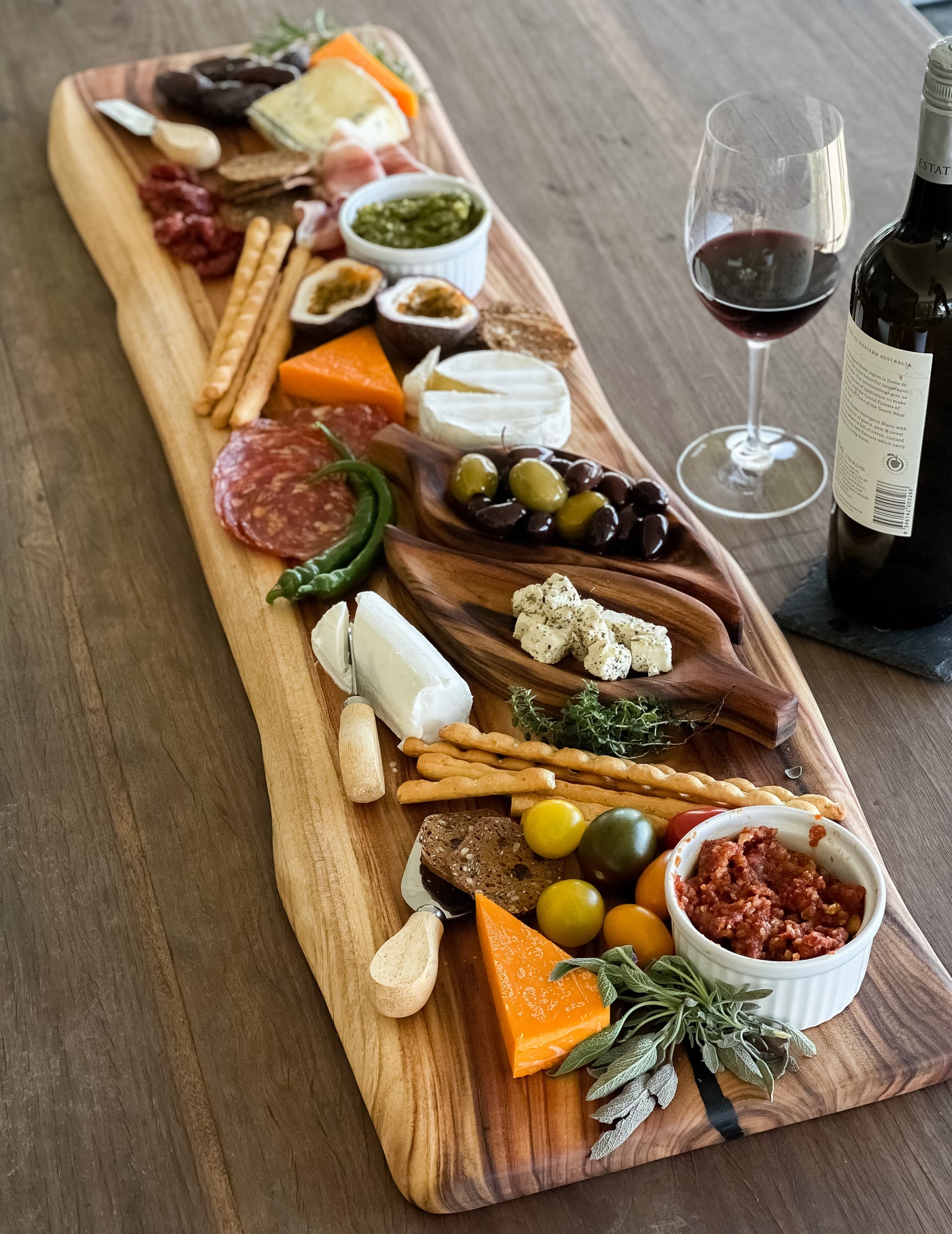 The Natural Entertainer Cheeseboard