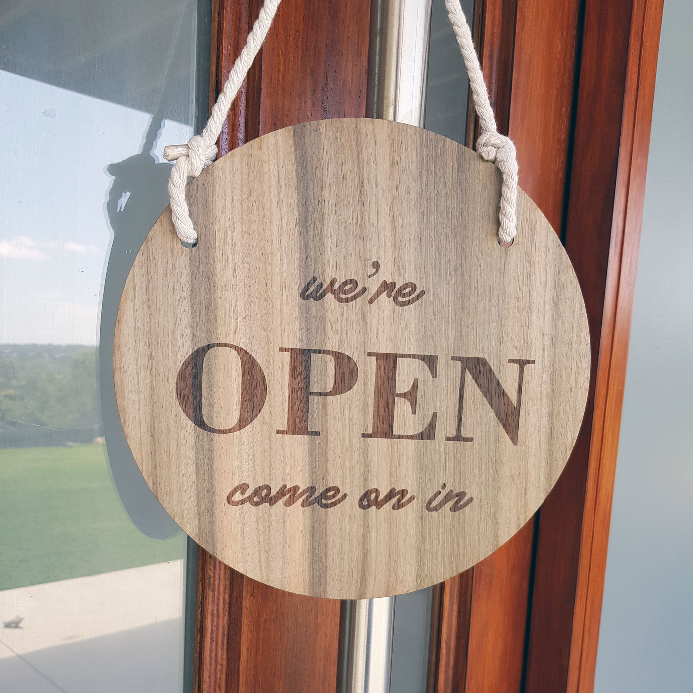 Open / Closed Signs - Round Modern Flip Sign – Wildfire Engraving